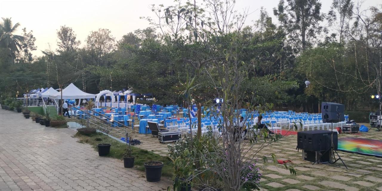 The Garden Asia Resort Bangalore Exteriör bild